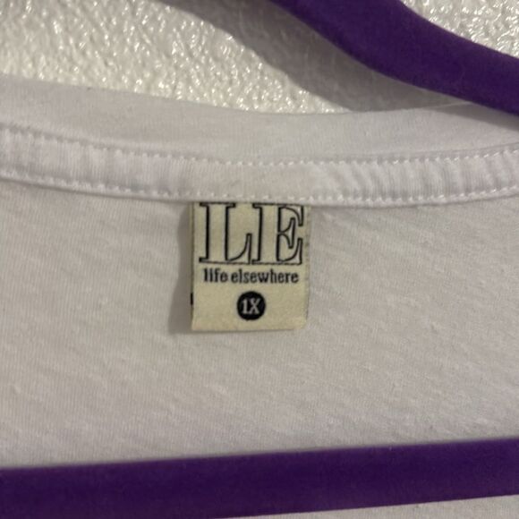 Life elsewhere- white flag acid wash T-shirt, size 1X - Picture 2 of 5